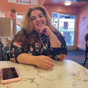 Meet your Posher, Adali